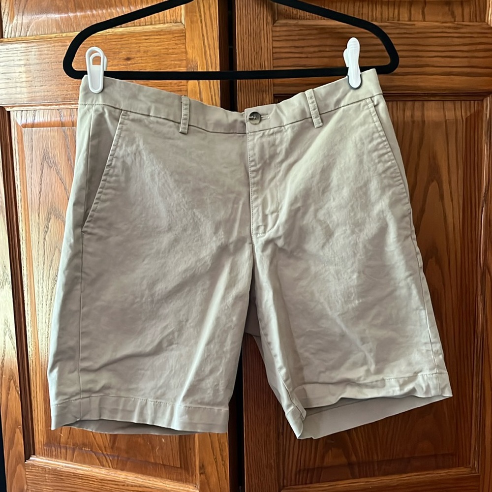 Men’s Chaps Khaki Shorts Size 32